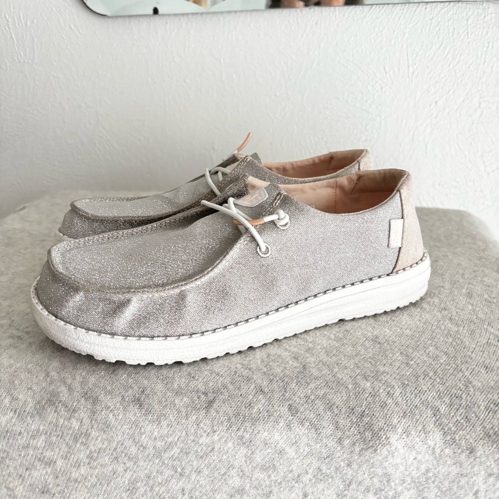 HEYDUDE WENDY METALLIC SPARKLE CASUAL SHOES sz 8 Women’s EUC - Picture 3 of 9